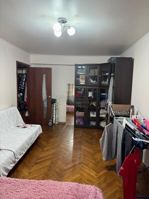 Продам двухкомнатную (2-комн.) квартиру, 6-я Парковая ул, 27, Москва г