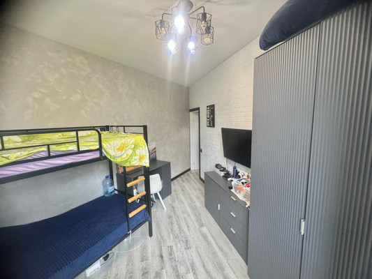 Продам комнату в 6-комн. квартире, Стачек пр-кт, 46А, Санкт-Петербург г