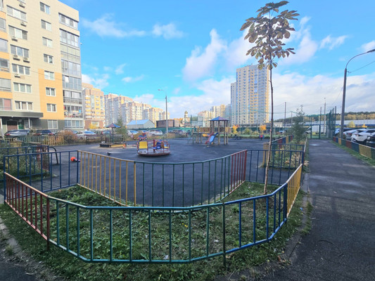 Продам двухкомнатную (2-комн.) квартиру, Бородинский б-р, 12, Подольск г