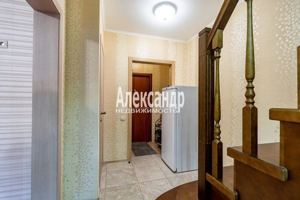 Продам таунхаус в поселке Золотые Ключи, Александровская ул, Нижняя д, 15 км от города
