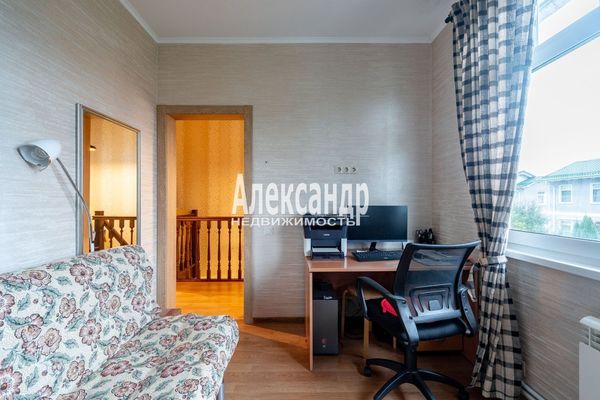 Продам таунхаус в поселке Золотые Ключи, Александровская ул, Нижняя д, 15 км от города