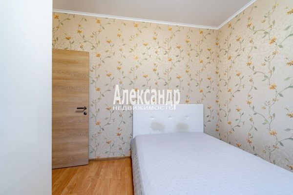Продам таунхаус в поселке Золотые Ключи, Александровская ул, Нижняя д, 15 км от города