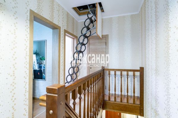 Продам таунхаус в поселке Золотые Ключи, Александровская ул, Нижняя д, 15 км от города