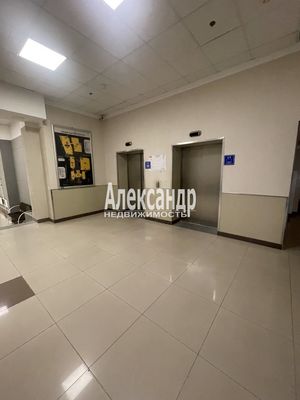 Сдам склад 302 м2, Новолитовская ул, 15Д, Санкт-Петербург г