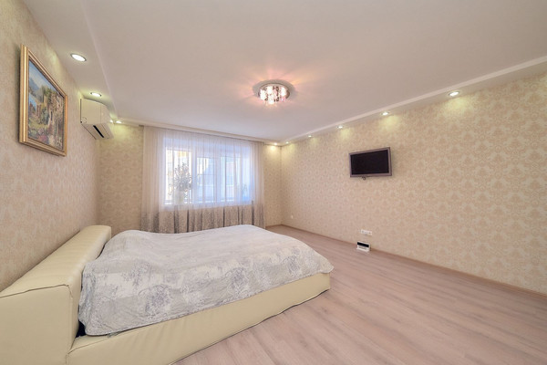 Продам трехкомнатную (3-комн.) квартиру, Новоселов ул, 37к1, Рязань г