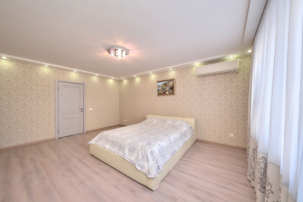Продам трехкомнатную (3-комн.) квартиру, Новоселов ул, 37к1, Рязань г