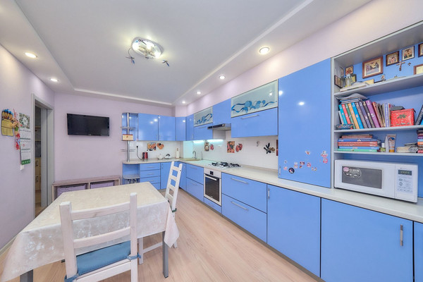 Продам трехкомнатную (3-комн.) квартиру, Новоселов ул, 37к1, Рязань г