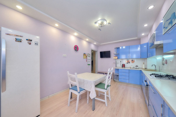 Продам трехкомнатную (3-комн.) квартиру, Новоселов ул, 37к1, Рязань г