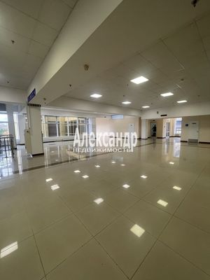 Сдам склад 426 м2, Новолитовская ул, 15Д, Санкт-Петербург г