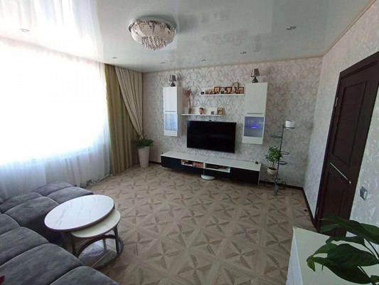 Продам двухкомнатную (2-комн.) квартиру, Интернациональная ул, 5, Калининград г