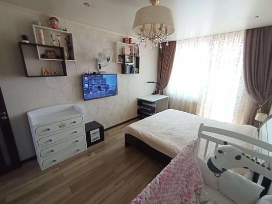 Продам двухкомнатную (2-комн.) квартиру, Интернациональная ул, 5, Калининград г