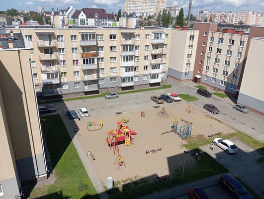 Продам двухкомнатную (2-комн.) квартиру, Интернациональная ул, 5, Калининград г