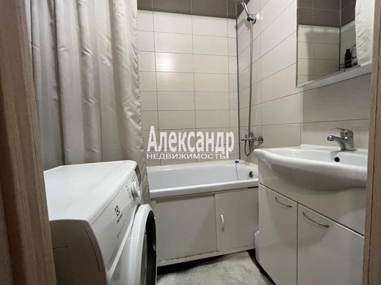 Продам однокомнатную (1-комн.) квартиру, Голландская ул, 5, Янино-1 гп