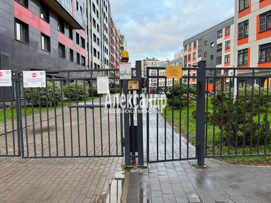 Продам однокомнатную (1-комн.) квартиру, Голландская ул, 5, Янино-1 гп