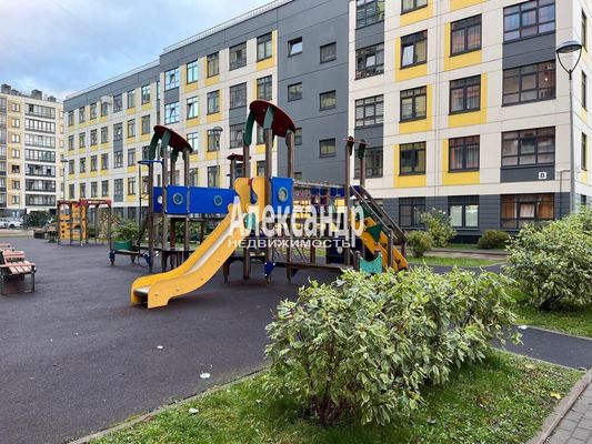Продам однокомнатную (1-комн.) квартиру, Голландская ул, 5, Янино-1 гп