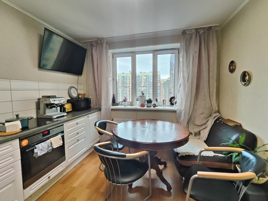 Продам трехкомнатную (3-комн.) квартиру, Фёдора Абрамова ул, 21к1, Парголово п