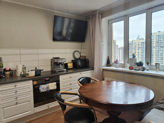 Продам трехкомнатную (3-комн.) квартиру, Фёдора Абрамова ул, 21к1, Парголово п