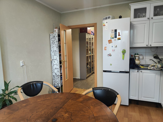 Продам трехкомнатную (3-комн.) квартиру, Фёдора Абрамова ул, 21к1, Парголово п