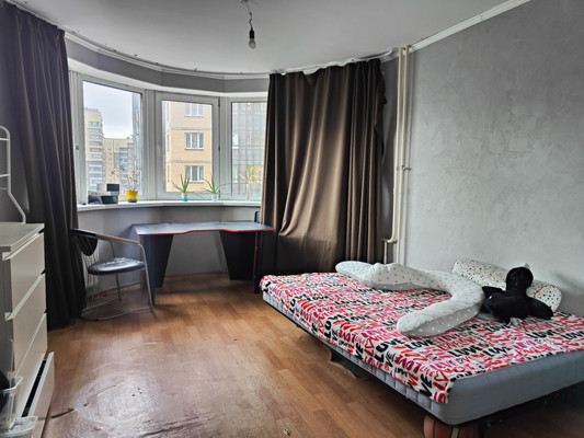 Продам трехкомнатную (3-комн.) квартиру, Фёдора Абрамова ул, 21к1, Парголово п