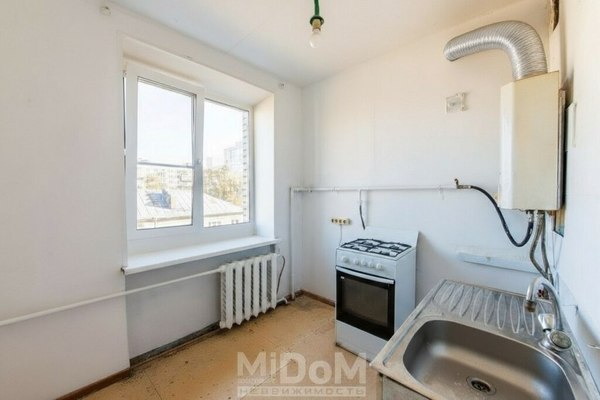 Продам двухкомнатную (2-комн.) квартиру, Лазо ул, 8к1 литера А, Санкт-Петербург г