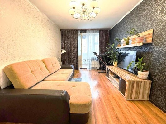 Продам двухкомнатную (2-комн.) квартиру, Комсомольский пр-кт, 16/2, Люберцы г