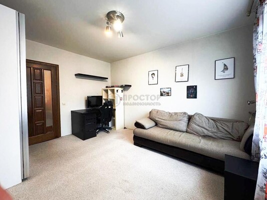 Продам двухкомнатную (2-комн.) квартиру, Комсомольский пр-кт, 16/2, Люберцы г