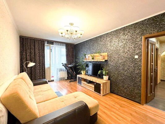 Продам двухкомнатную (2-комн.) квартиру, Комсомольский пр-кт, 16/2, Люберцы г