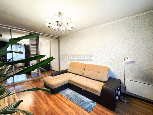 Продам двухкомнатную (2-комн.) квартиру, Комсомольский пр-кт, 16/2, Люберцы г