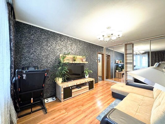 Продам двухкомнатную (2-комн.) квартиру, Комсомольский пр-кт, 16/2, Люберцы г