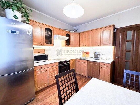 Продам двухкомнатную (2-комн.) квартиру, Комсомольский пр-кт, 16/2, Люберцы г