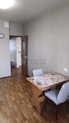 Продам двухкомнатную (2-комн.) квартиру, Изюмская ул, 37к2, Москва г