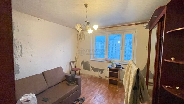 Продам двухкомнатную (2-комн.) квартиру, Изюмская ул, 37к2, Москва г