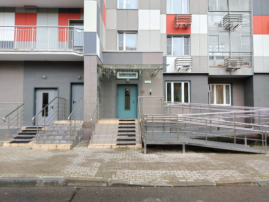 Продам трехкомнатную (3-комн.) квартиру, Митинская ул, 28к2, Москва г