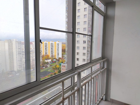Продам трехкомнатную (3-комн.) квартиру, Митинская ул, 28к2, Москва г