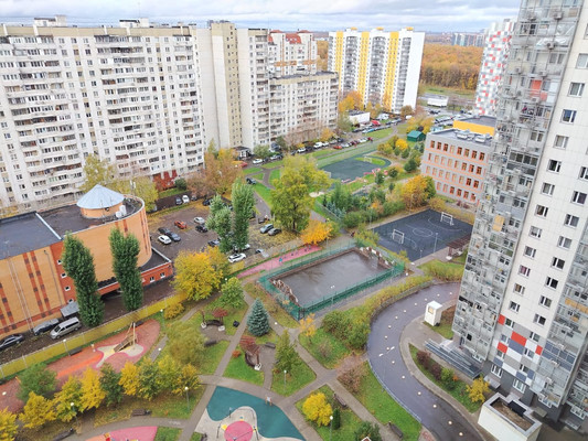 Продам трехкомнатную (3-комн.) квартиру, Митинская ул, 28к2, Москва г