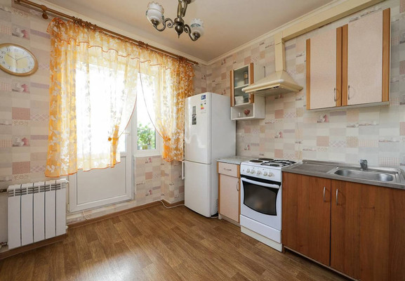 Продам двухкомнатную (2-комн.) квартиру, Куйбышева ул, 107, Калининград г