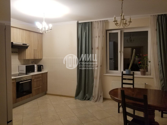 Продам трехкомнатную (3-комн.) квартиру, Митинская ул, 28к2, Москва г
