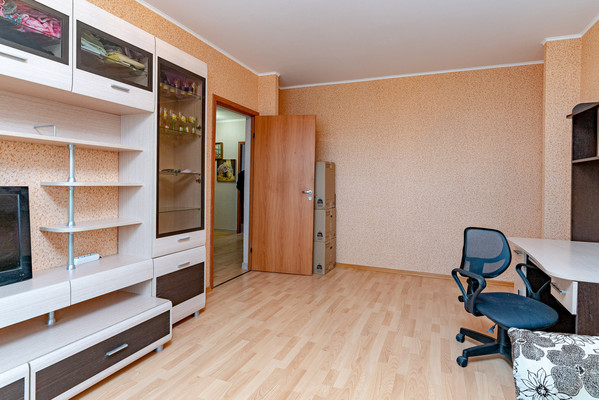 Продам многокомнатную квартиру, Освобождения ул, 31Ак1, Красное Село г