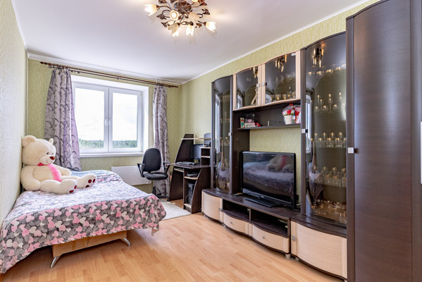Продам многокомнатную квартиру, Освобождения ул, 31Ак1, Красное Село г