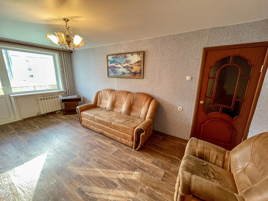 Продам двухкомнатную (2-комн.) квартиру, 1-й Микрорайон ул, 21, Эльбан рп