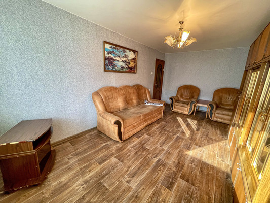 Продам двухкомнатную (2-комн.) квартиру, 1-й Микрорайон ул, 21, Эльбан рп