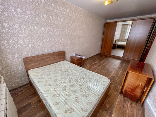 Продам двухкомнатную (2-комн.) квартиру, 1-й Микрорайон ул, 21, Эльбан рп