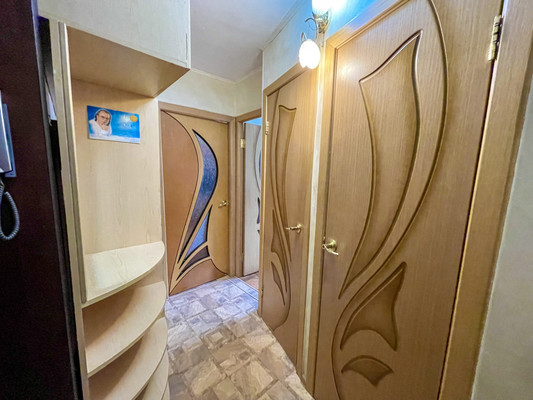 Продам двухкомнатную (2-комн.) квартиру, 2-й Микрорайон ул, 15, Эльбан рп