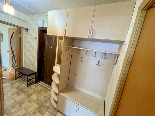 Продам двухкомнатную (2-комн.) квартиру, 2-й Микрорайон ул, 15, Эльбан рп