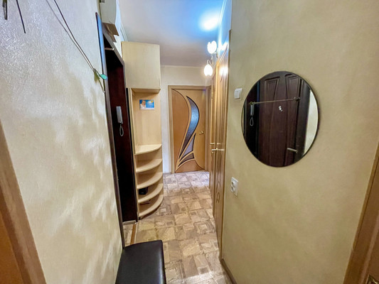 Продам двухкомнатную (2-комн.) квартиру, 2-й Микрорайон ул, 15, Эльбан рп