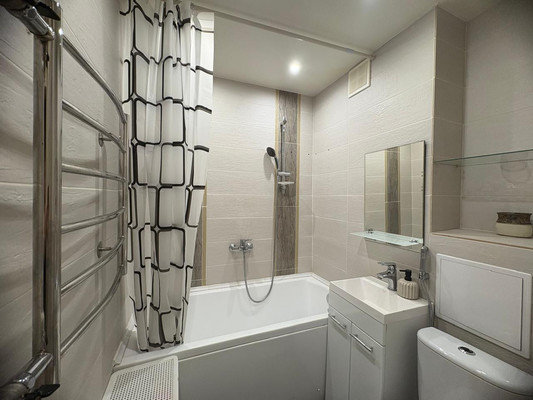 Продам трехкомнатную (3-комн.) квартиру, Мингажева ул, 125, Уфа г