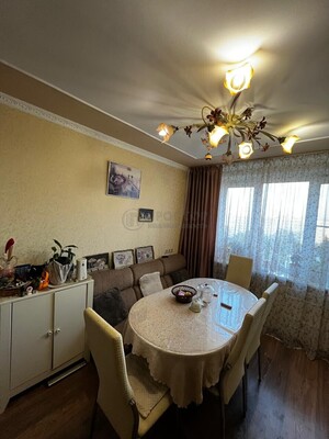 Продам трехкомнатную (3-комн.) квартиру, Карбышева ул, 33, Нахабино рп