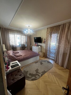 Продам трехкомнатную (3-комн.) квартиру, Карбышева ул, 33, Нахабино рп