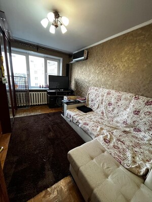 Продам трехкомнатную (3-комн.) квартиру, Карбышева ул, 33, Нахабино рп