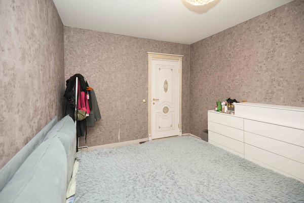 Продам трехкомнатную (3-комн.) квартиру, Чекистов пр-кт, 3/1, Краснодар г